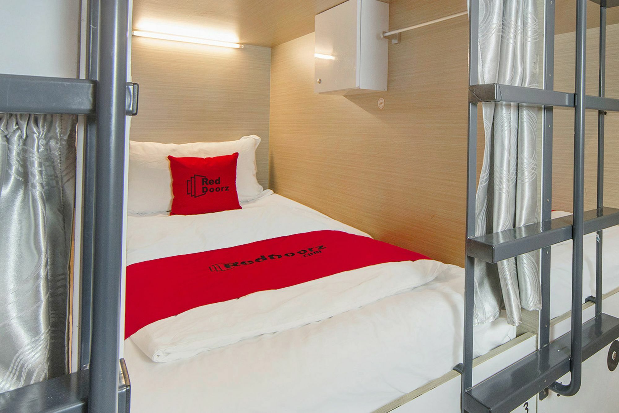 Reddoorz Hostel @ Jalan Besar Singapore Exterior photo